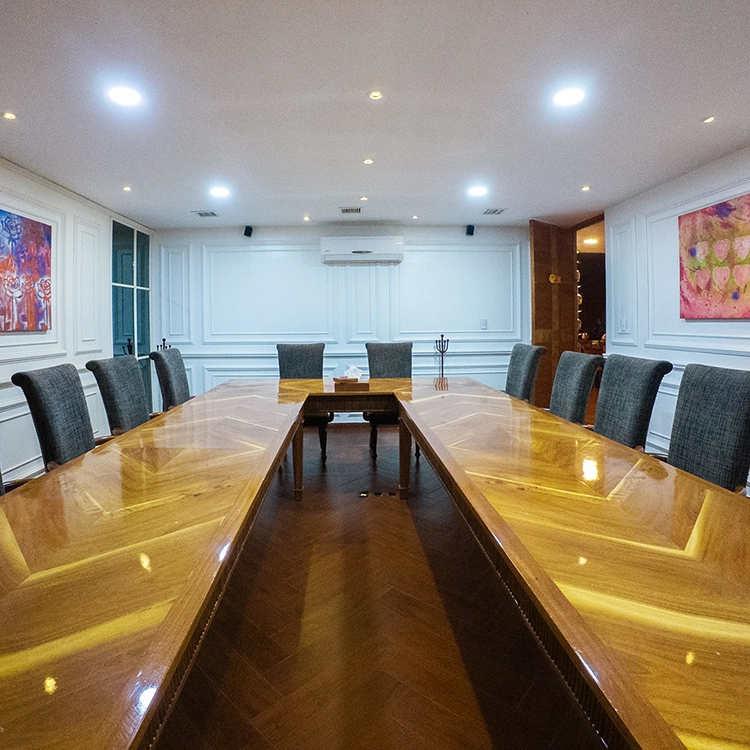 Open Coworking donde incluye Internet de alta velocidad, limpieza, soporte y servicios — todo está gestionado para usted.
