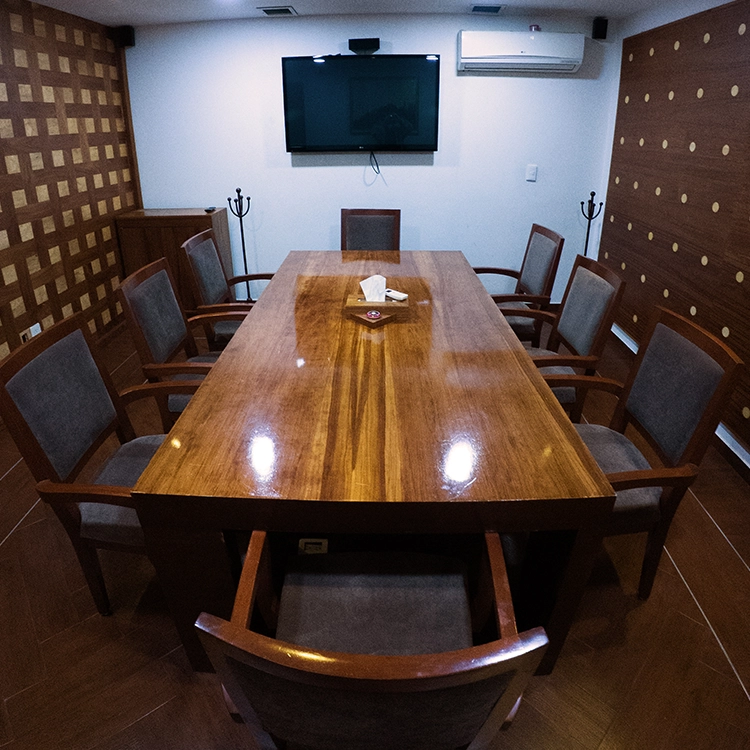 Open Coworking donde incluye Internet de alta velocidad, limpieza, soporte y servicios — todo está gestionado para usted.