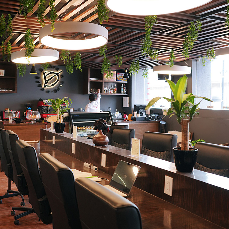 En D Cafe Hub contamos con renta espacios para trabajar (coworking), indivual o en equipo (grupos), conocenos.
